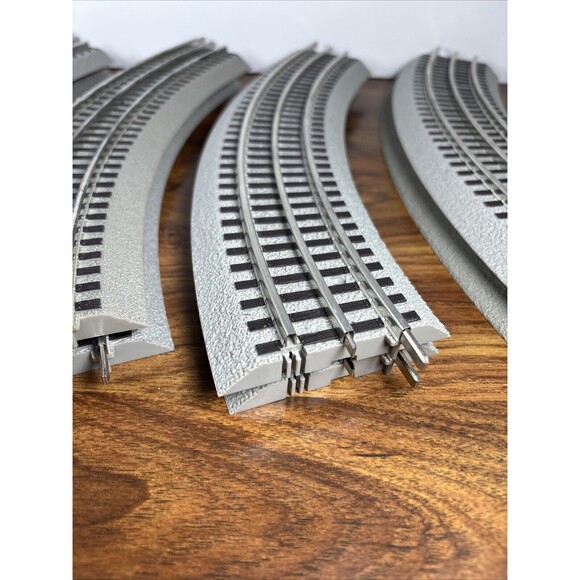 LIONEL 6-12015 O36 Curved FASTRACK Fast Track Full Circle "O" Gauge 8 Sections - Picture 4 of 8